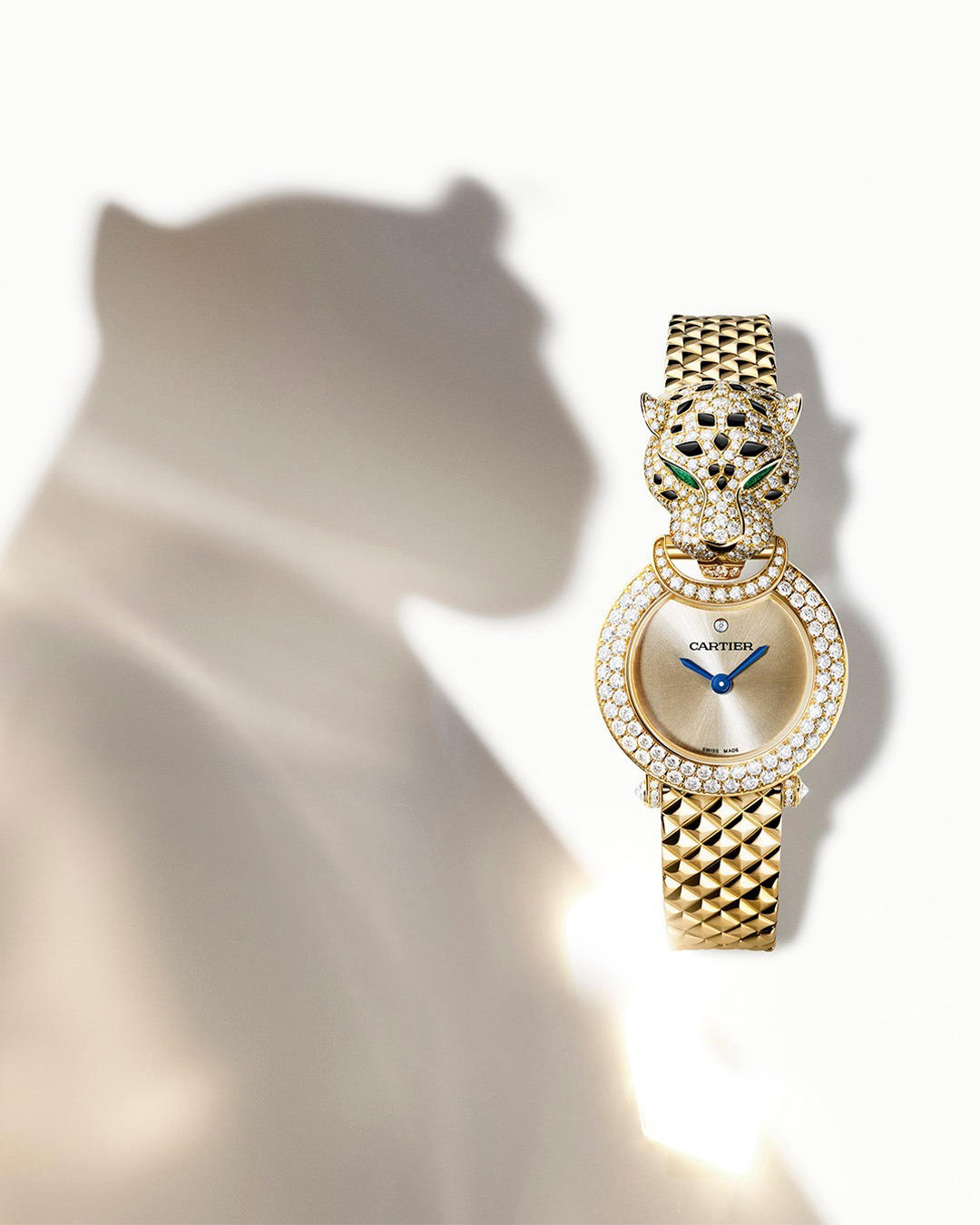 Cartier Official - Where jewelry and watchmaking savoir-faire meet, the Panthère encapsulates the Ma