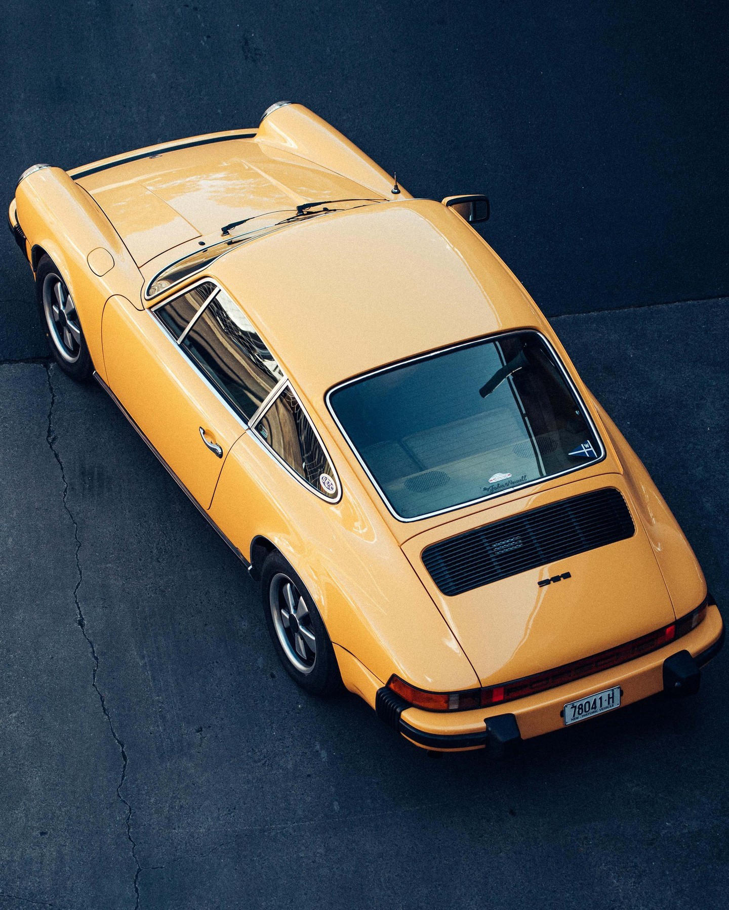 image  1 Porsche - Meet Lesley – the classic 1977 911 that #thomaswalk named after the lady who sold it to hi