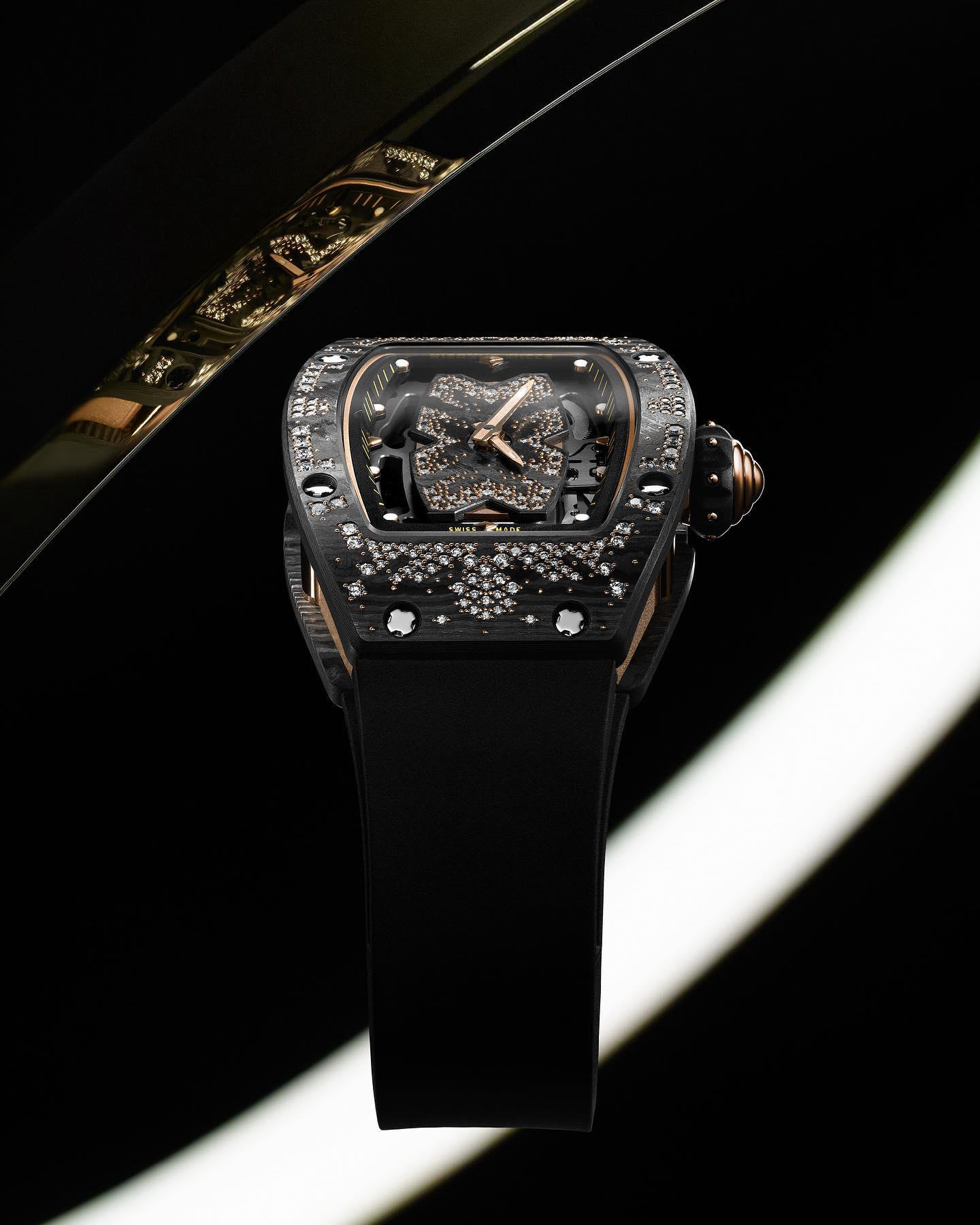 Richard Mille - Diamonds adorn the body of the RM 07-01 Bright Night but its sophisticated caseband
